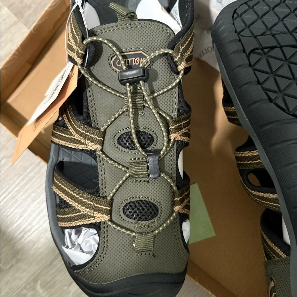 Men's Grition Green Outdoor Sandals. Size 10